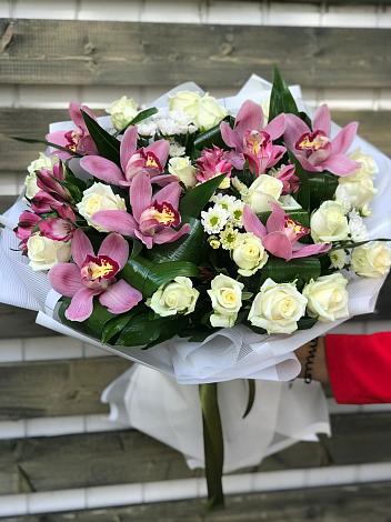 Букет цветов из: Розы и Хризантемы в Расшеватской