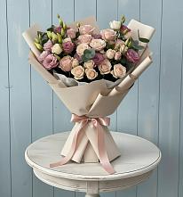 Букет цветов из:  Розы и Лизиантусы в Расшеватской