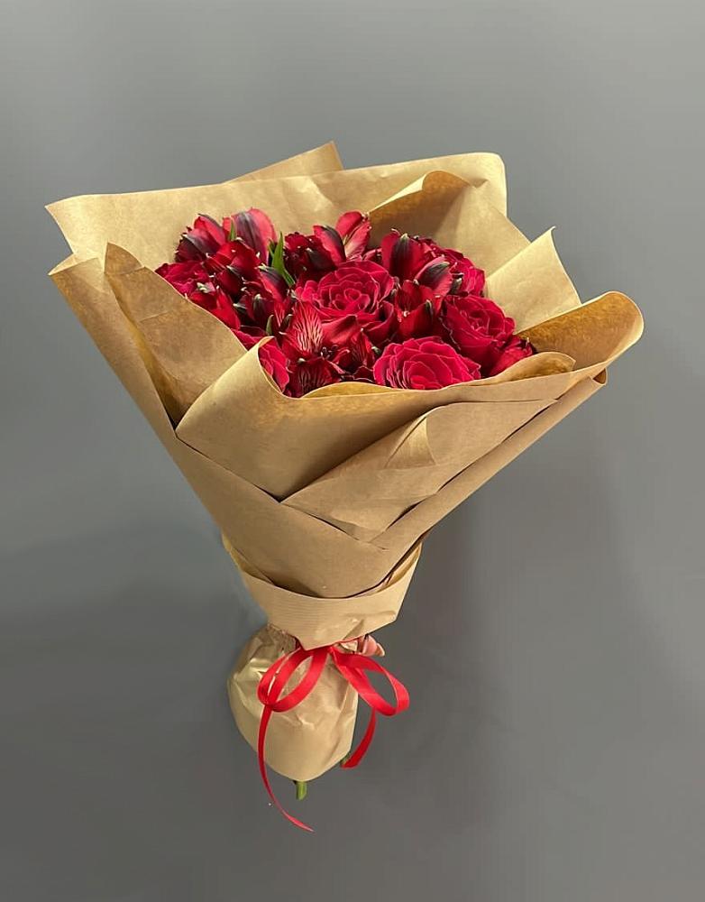 Букет цветов из: Альстромерии и Розы в Расшеватской