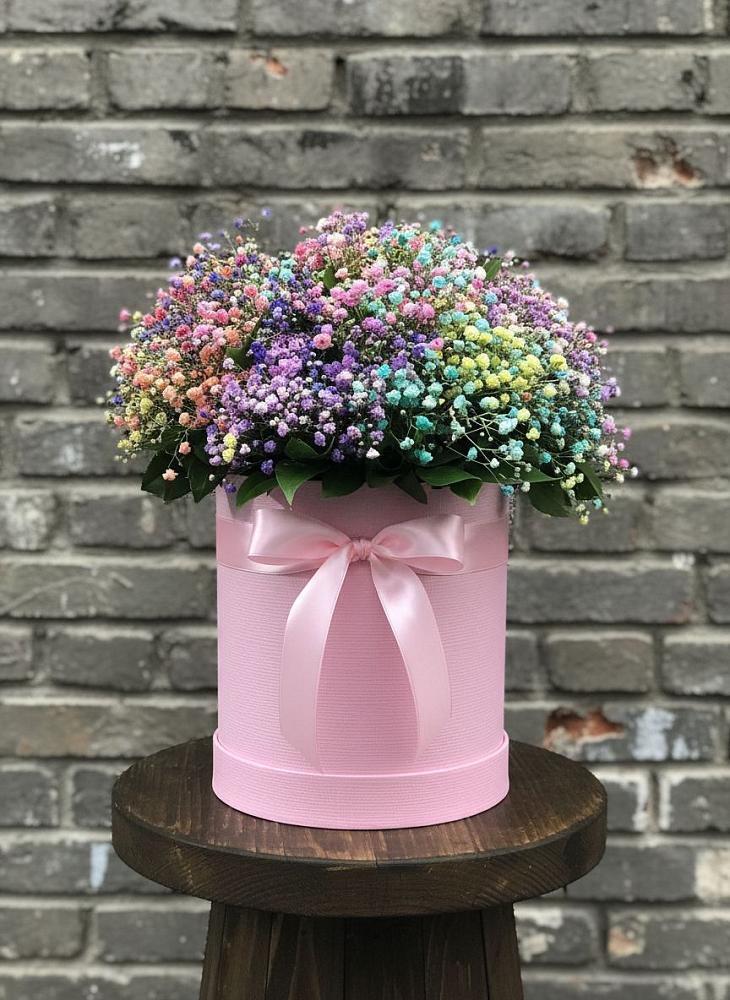 Цветочная композиция из Гипсофила и Розы в шляпной коробке в Расшеватской
