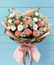 Букет цветов из:  Розы, Альстромерии и Лизиантусы в Расшеватской