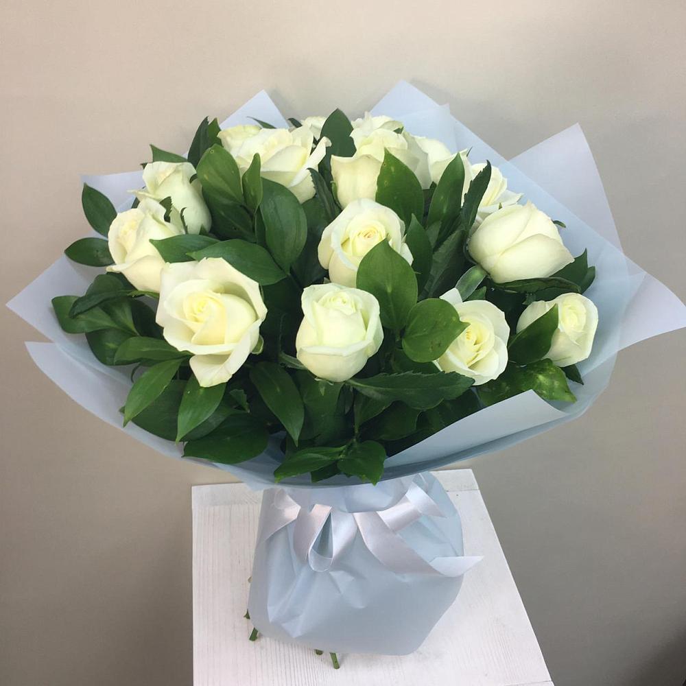 Букет 15 Белых роз Проуд в Расшеватской