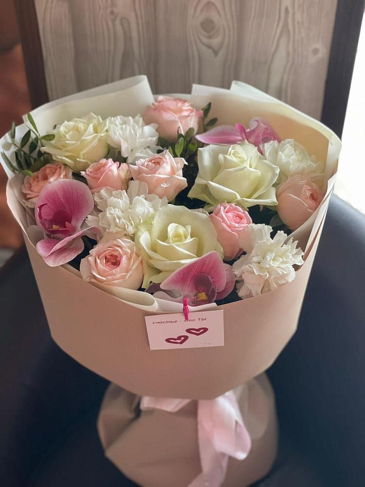 Букет цветов из: Орхидеи, Розы и Гвоздики в Расшеватской