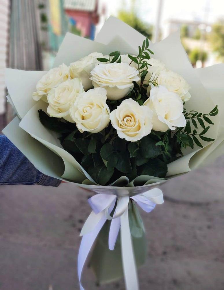 Букет Белые розы Проуд в Расшеватской