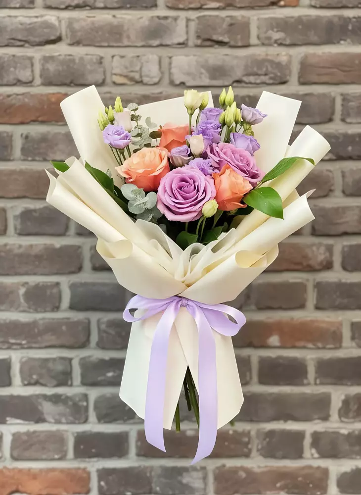 Букет цветов из: Лизиантусы и Розы в Расшеватской