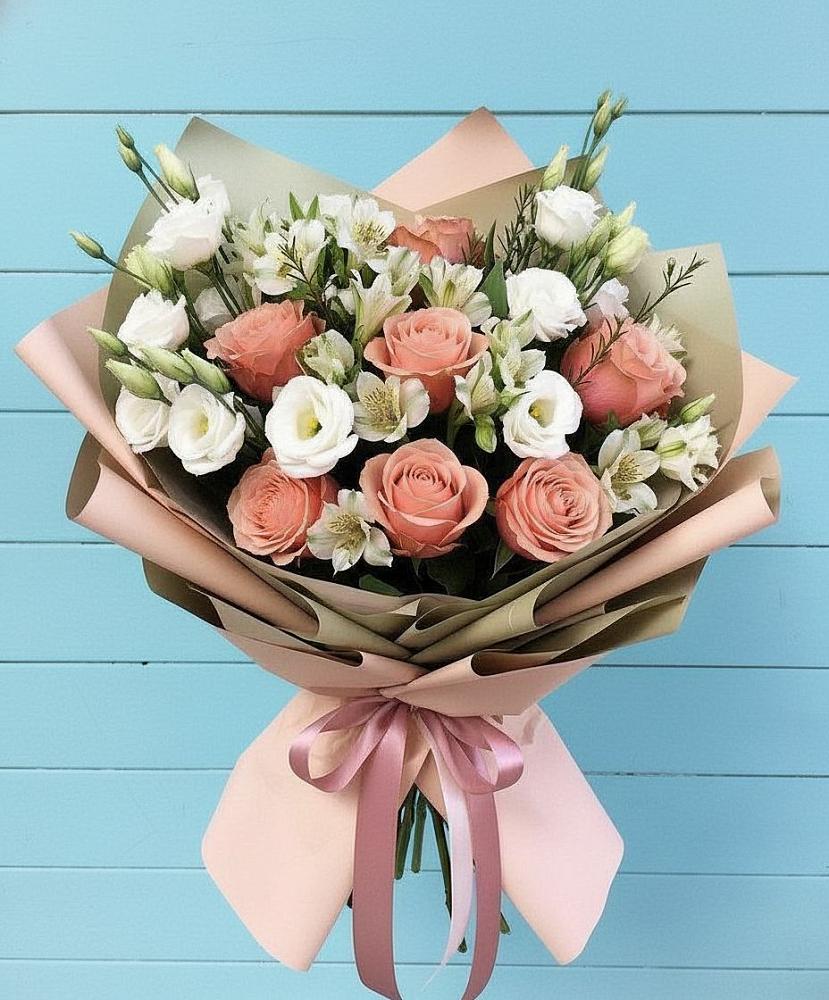 Букет цветов из: Розы, Альстромерии и Лизиантусы в Расшеватской