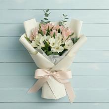 Букет цветов из:  Альстромерии в Расшеватской