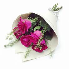 Букет цветов из:  Розы в Расшеватской