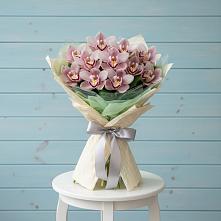 Букет цветов из:  Орхидеи и Розы в Расшеватской