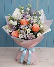 Букет цветов из:  Лизиантусы, Розы, Альстромерии и Гипсофила #REPLACE_PRED# Расшеватской