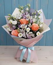 Букет цветов из:  Лизиантусы, Розы, Альстромерии и Гипсофила в Расшеватской