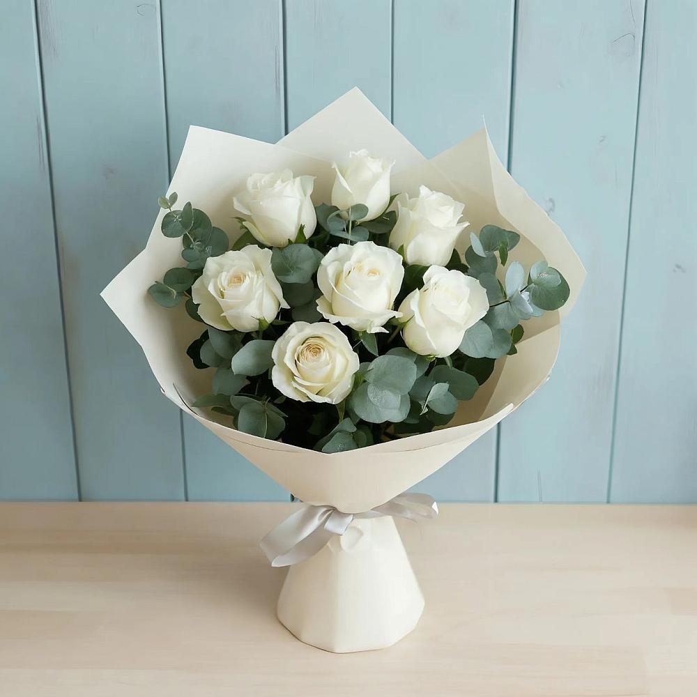 Букет Белые розы в Эвкалипте в Расшеватской