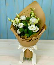 Букет цветов из:  Хризантемы и Лизиантусы в Расшеватской