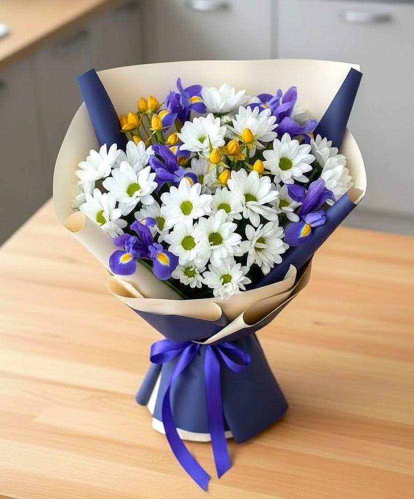 Букет цветов из: Розы, Ирисы и Хризантемы в Расшеватской