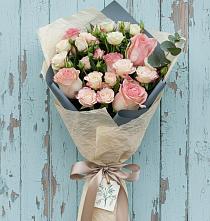 Букет цветов из:  Розы в Расшеватской
