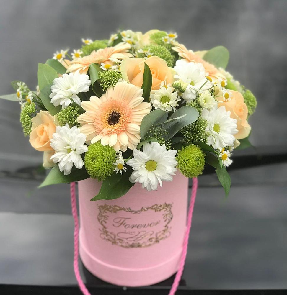 Цветочная композиция из Розы, Герберы и Хризантемы в шляпной коробке в Расшеватской