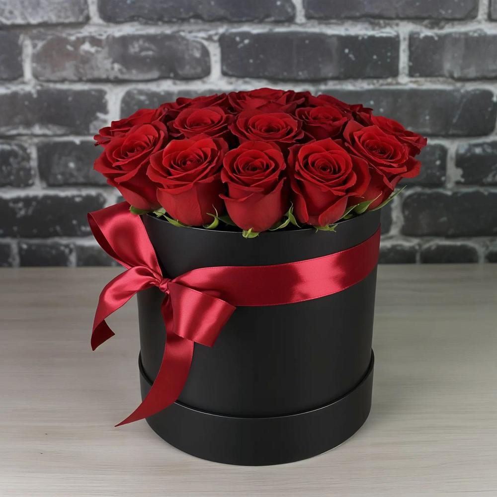 Цветочная композиция из Розы в шляпной коробке в Расшеватской