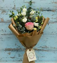 Букет цветов из:  Розы и Лизиантусы в Расшеватской