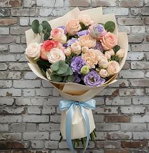 Букет цветов из:  Розы, Лизиантусы и Гвоздики #REPLACE_PRED# Расшеватской