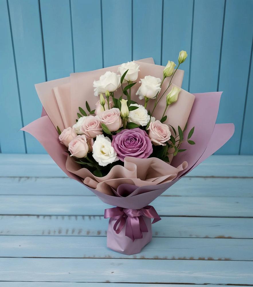 Букет цветов из: Розы и Лизиантусы в Расшеватской